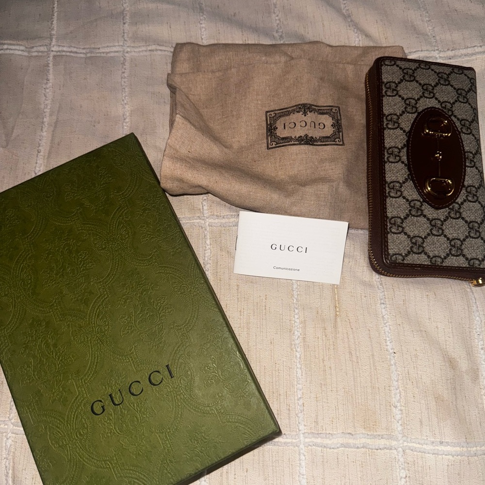 Gucci Brown Key & Card Holder with Iconic Monogram